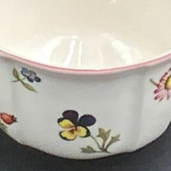 Set of 7 Villeroy & Boch Petite Fleur Cup Teacup Floral Red Trim - Picture 3 of 8